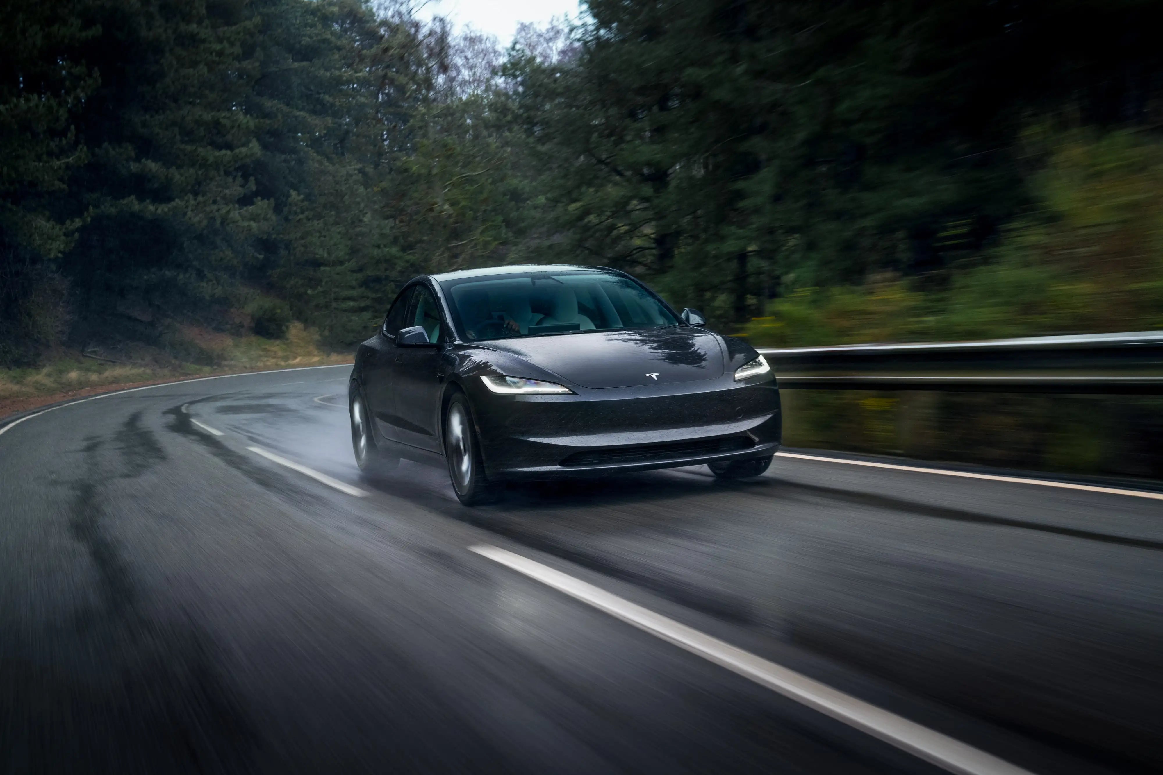 Tesla überschreitet 10 Milliarden FSD-Meilen – entscheidender Schritt Richtung autonomes Fahren