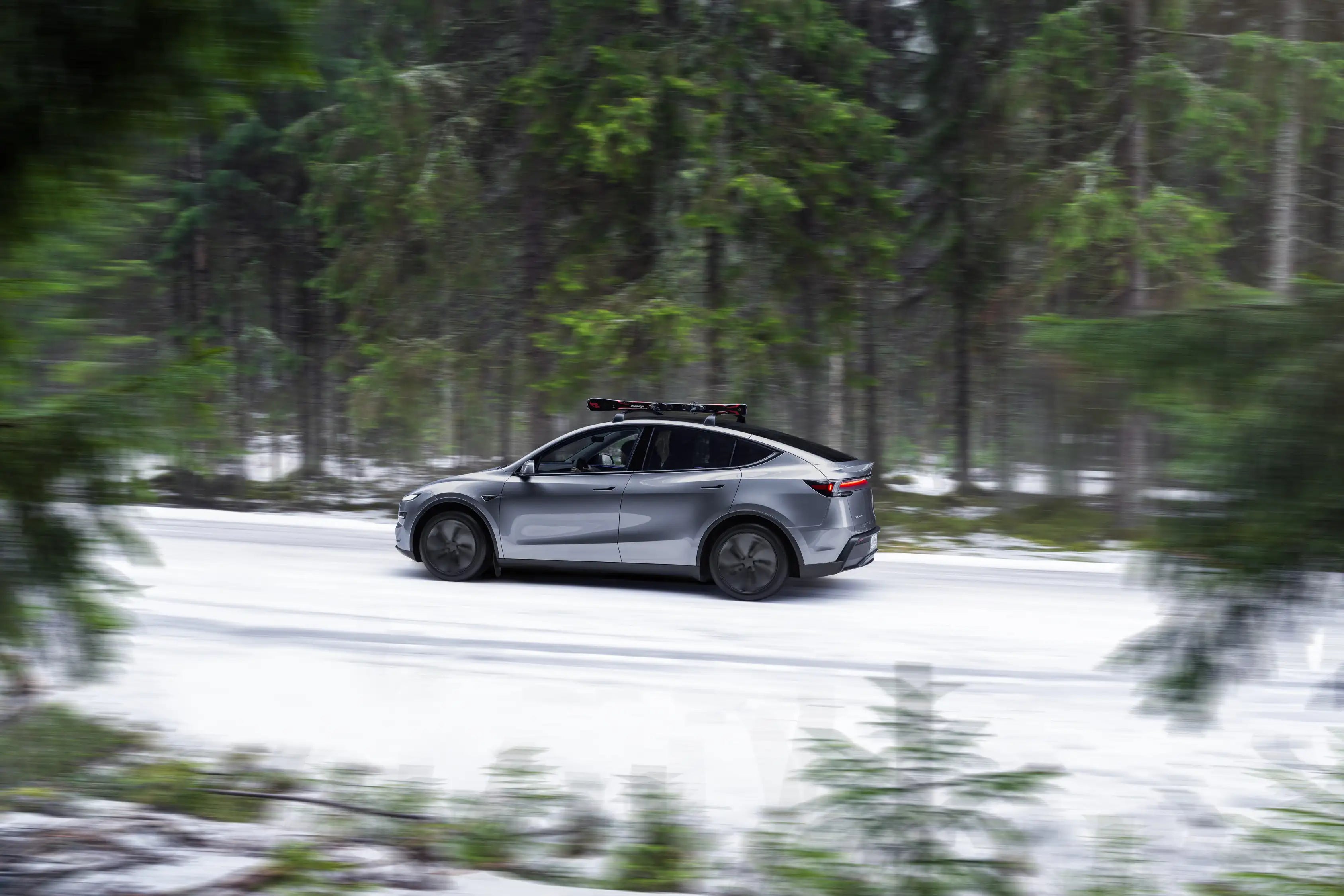 Model Y im Schnee