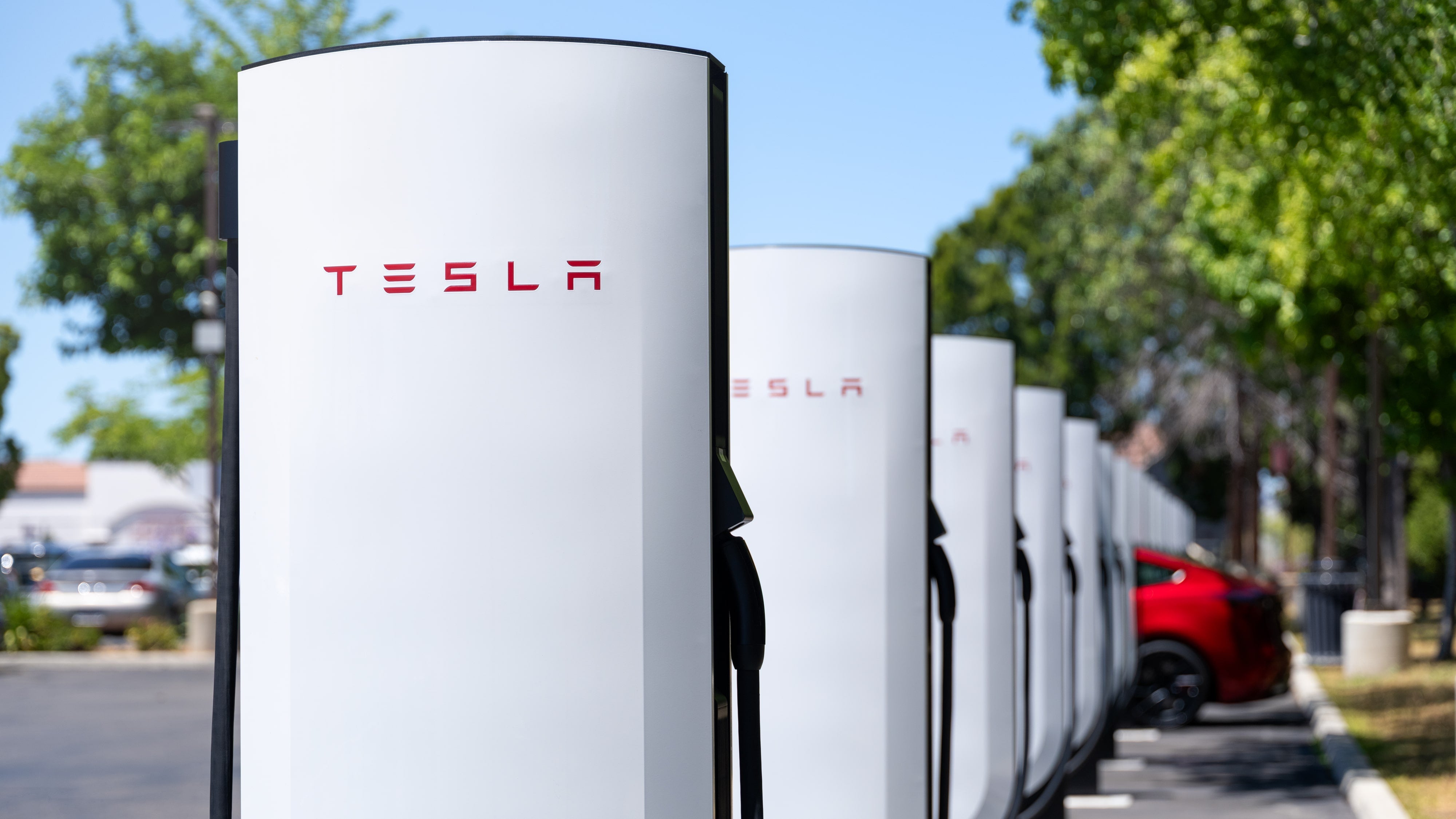 Tesla erreicht 10.000 Supercharger-Stalls in Kalifornien