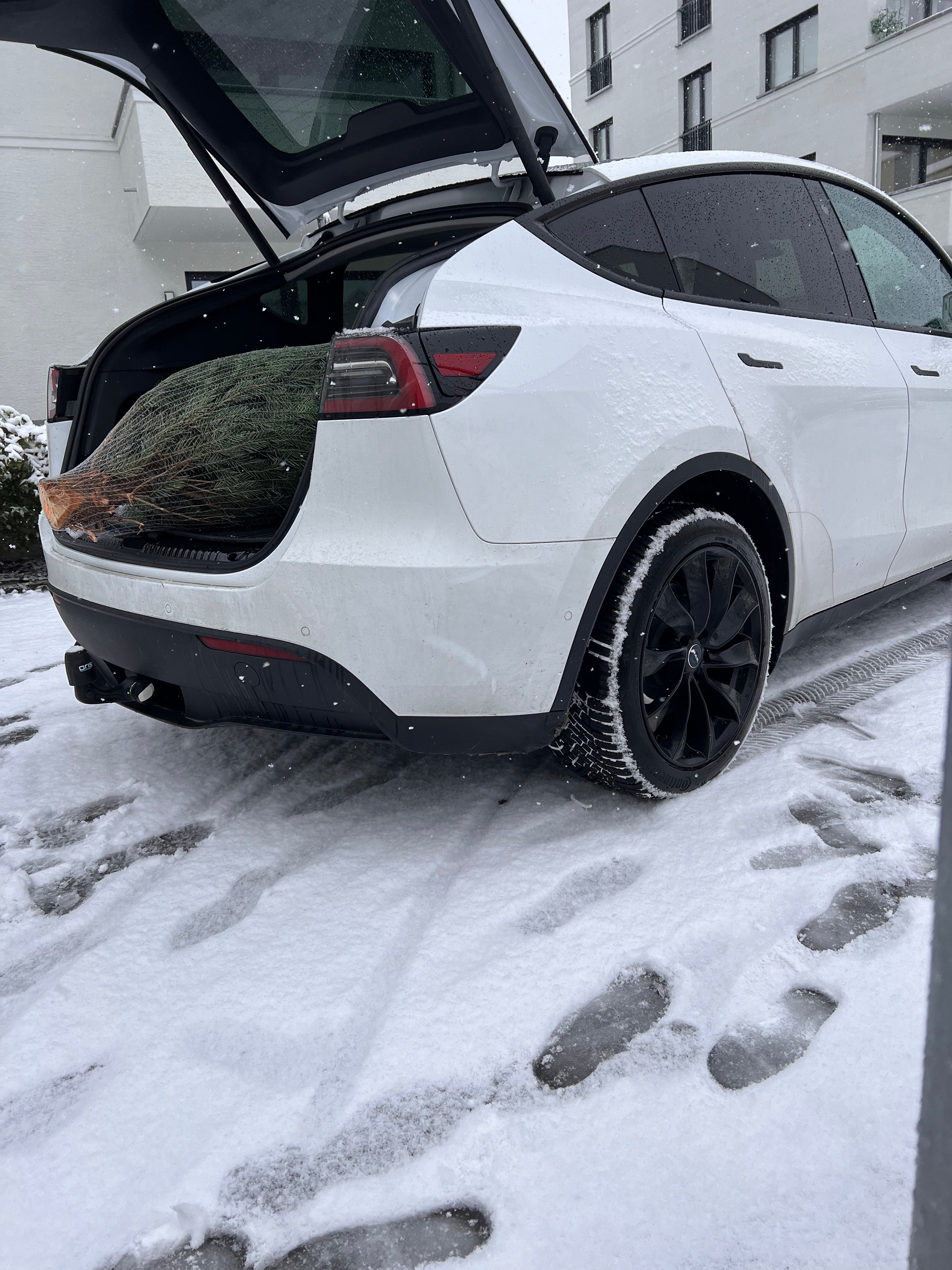 Tesla Model Y Turbinen 19 Zoll Winterkomplettrad MAK Solar Black (Schwarz Glanz) (4 Stück)