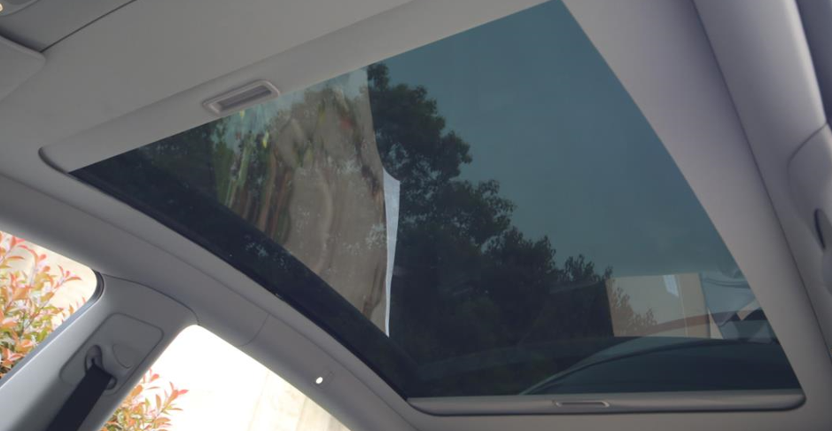 Tesla Model Y Sonnenschutz mit Schiebefunktion