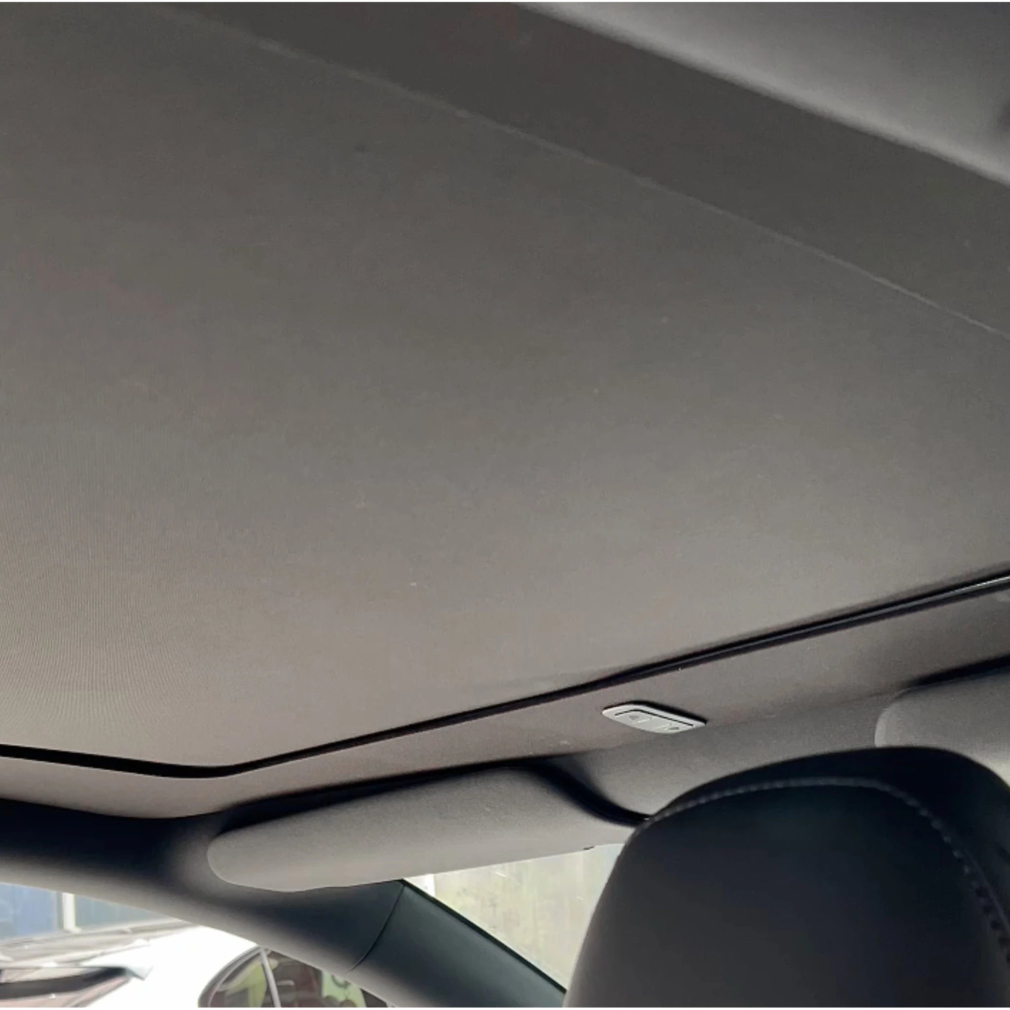 Tesla Model Y Juniper Sonnenschutz Schwarz mit Schiebefunktion Elektrisch