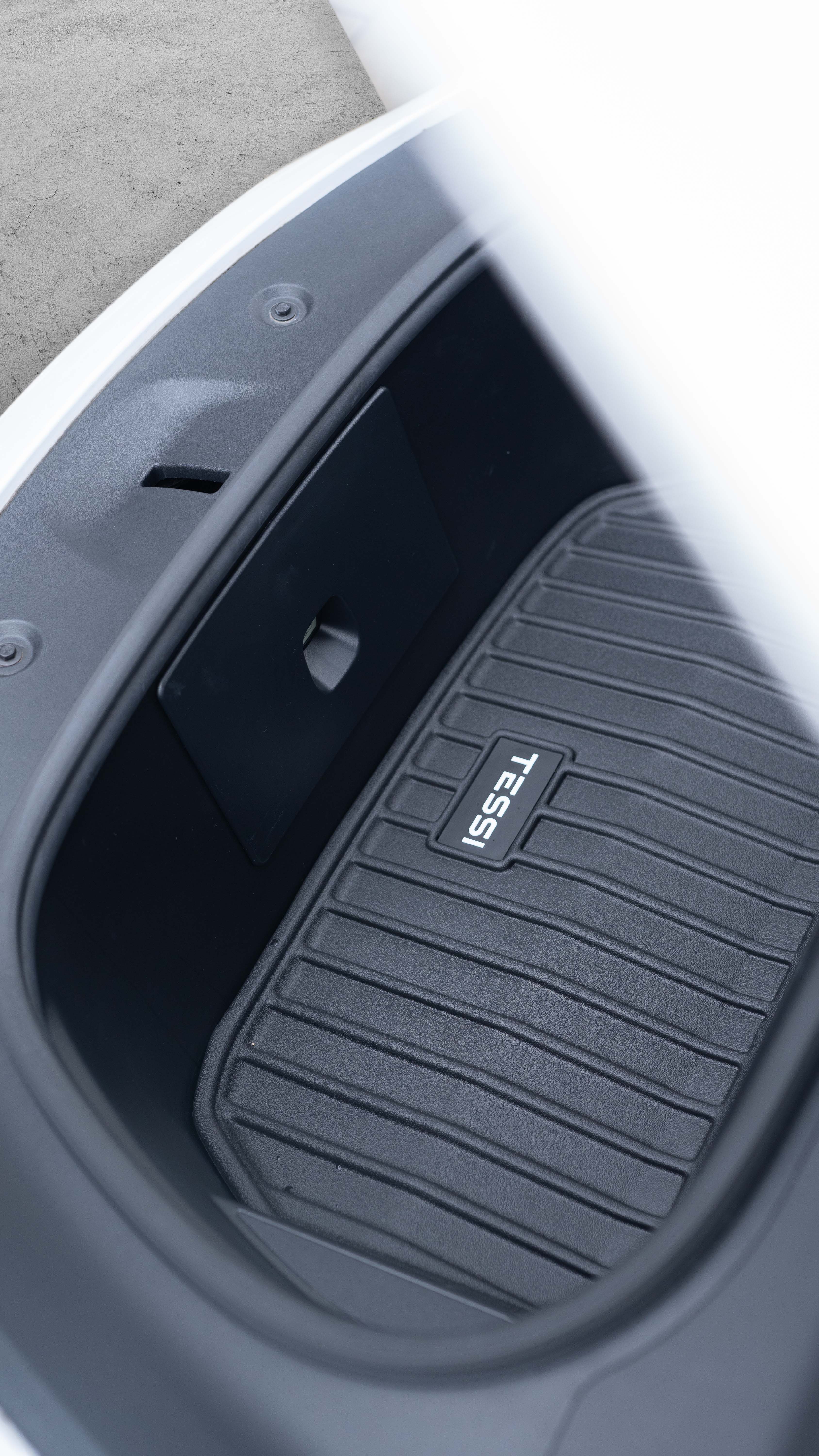 Tesla Model Y Standard 2026 Premium Gummimatten – Tessi® Greenline 5-teiliges Set | 77 % Recycling, Made in EU, wasserdicht & passgenau (Kopie)