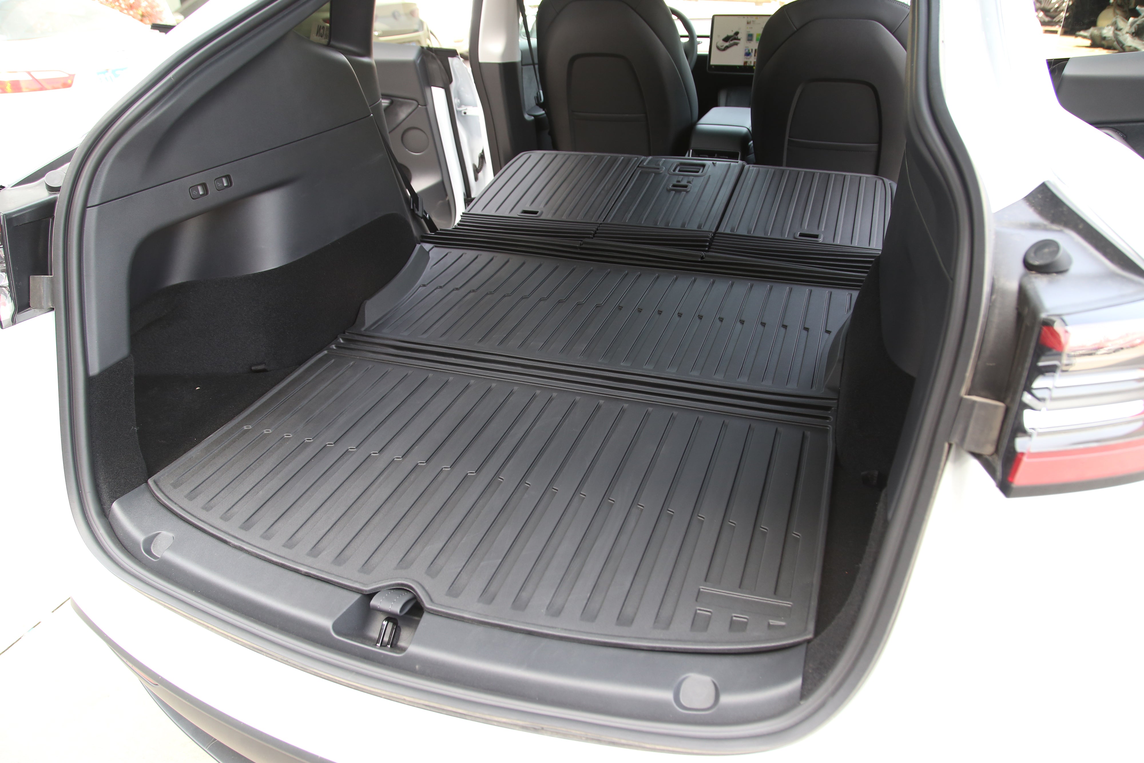 Model Y Kofferraummatte mit Schutz für Sitze