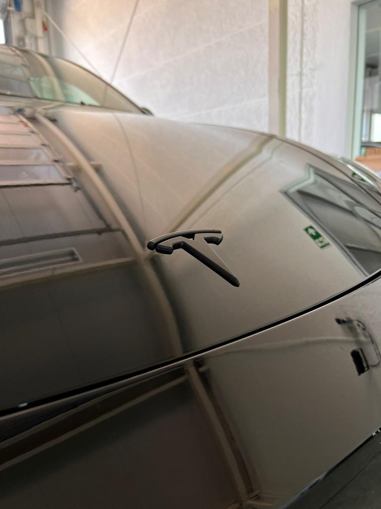 Tesla Logo/Emblem Motorhaube und Kofferraumdeckel Model Y