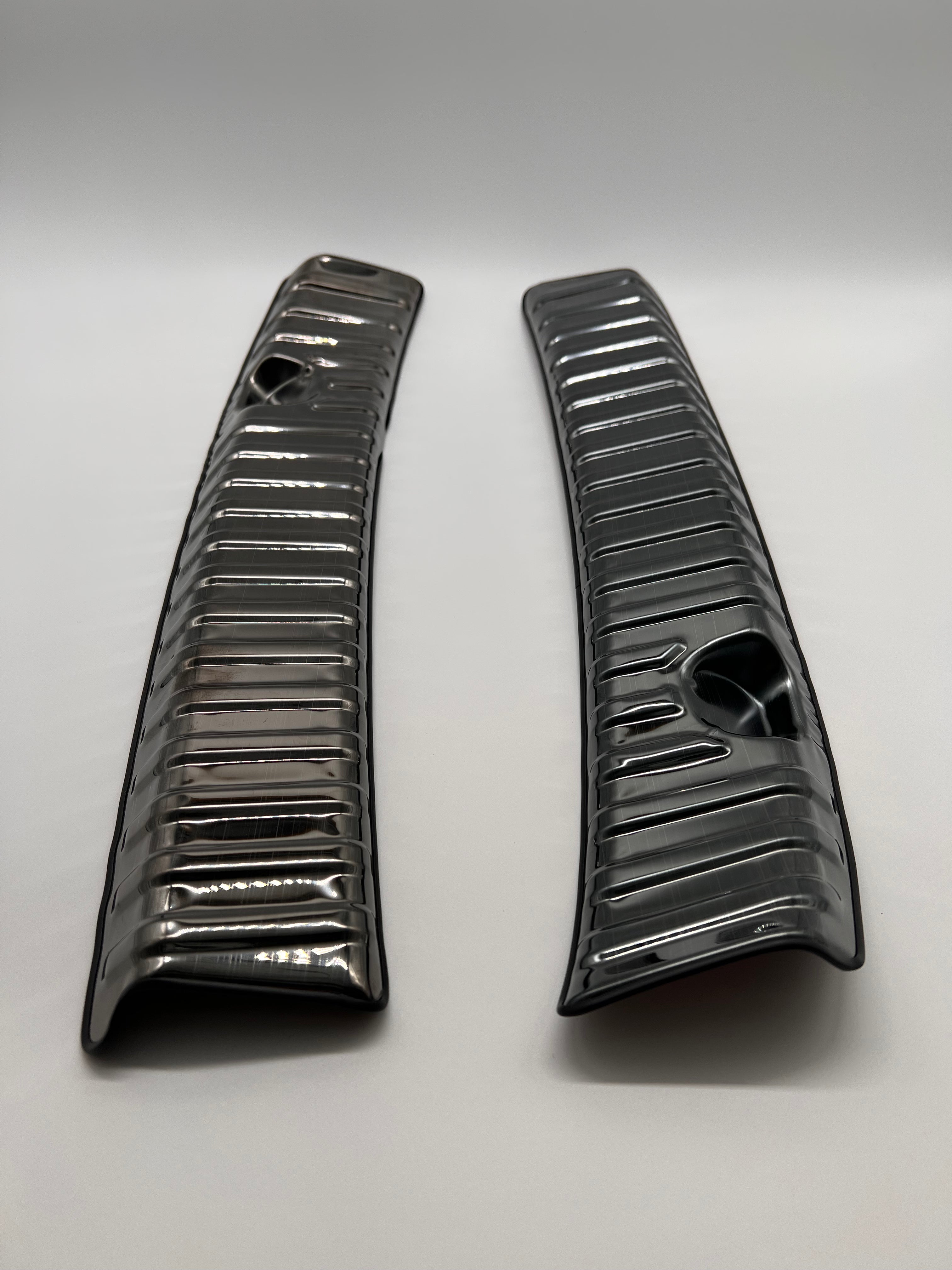 Model Y 2022-2024 Ladekantenschutz Trunk 2-Teilig mit Kunststoffrand