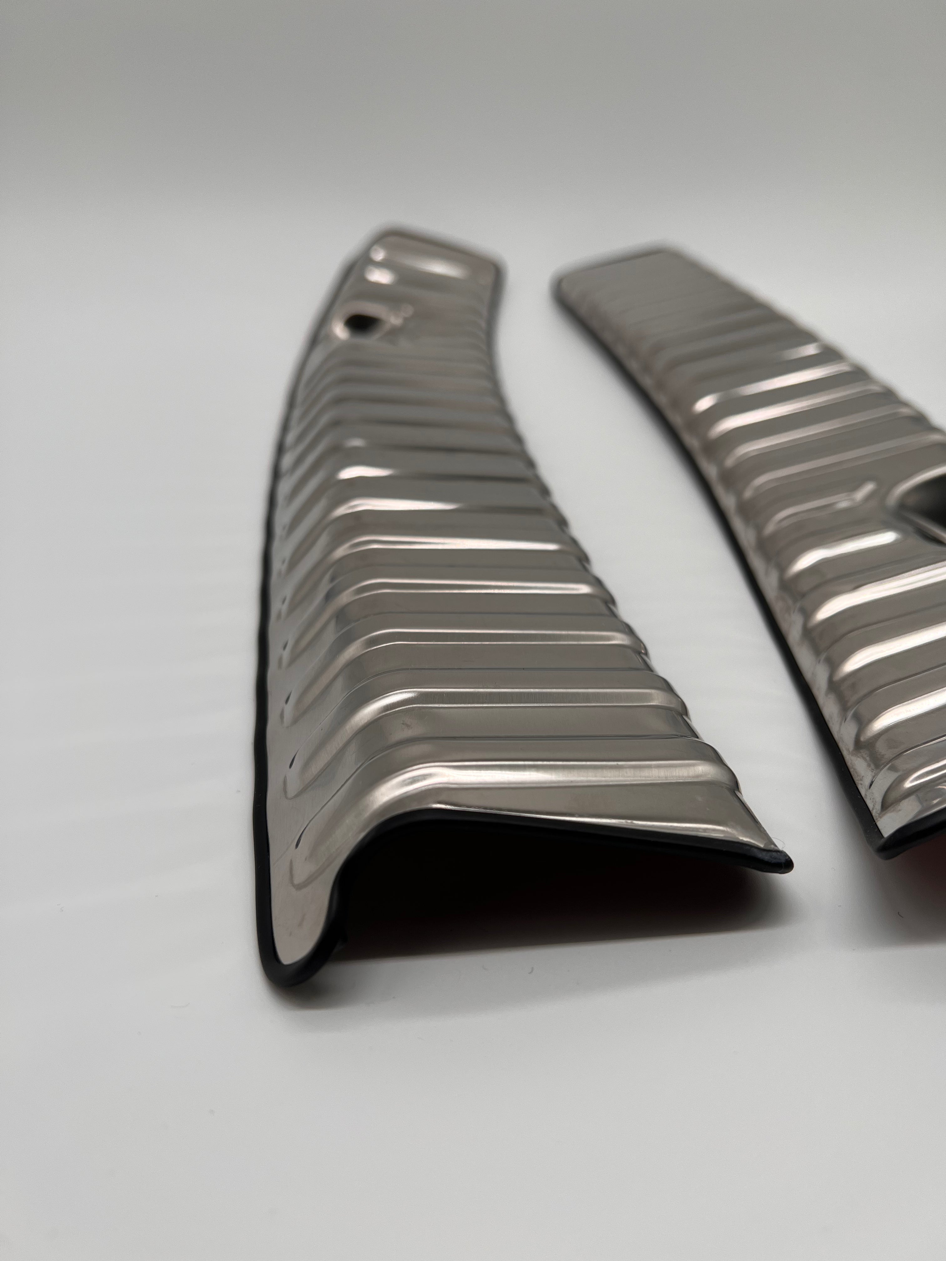 Model Y 2022-2024 Ladekantenschutz Trunk 2-Teilig mit Kunststoffrand