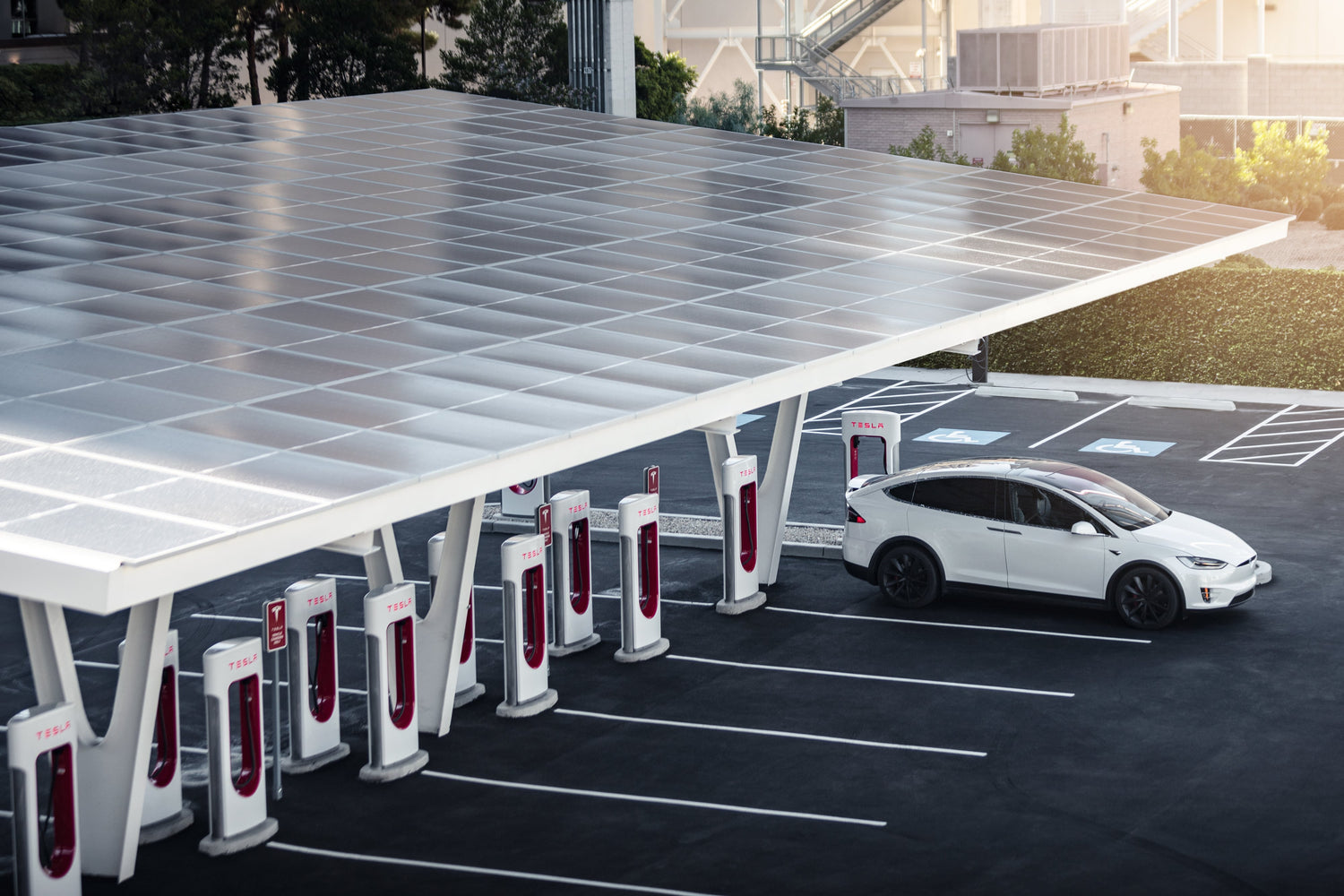 Tesla erreicht 80.000 Supercharger-Stalls weltweit – Meilenstein für die Ladeinfrastruktur