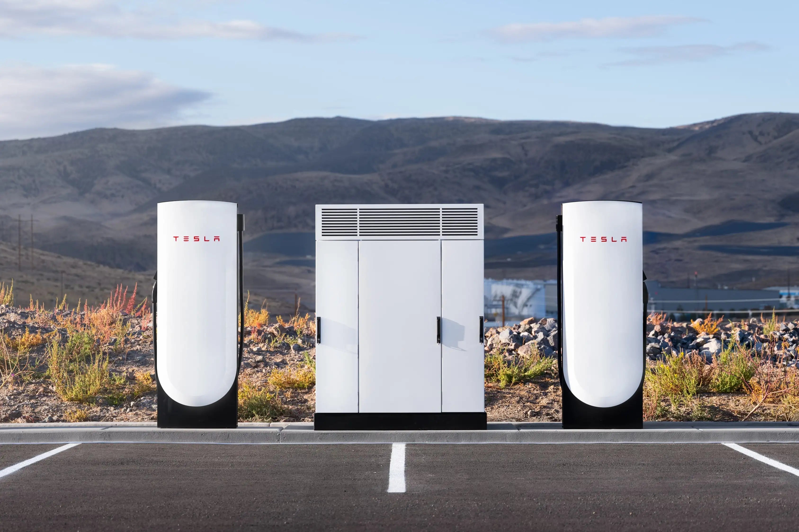 Tesla beendet V3-Produktion: V4 Supercharger startet nächste Lade-Generation