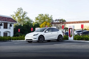 Tesla Model Y Sonnenschutz mit elektrischer Schiebefunktion (2021-2024): OEM-Komfort auf einem neuen Level
