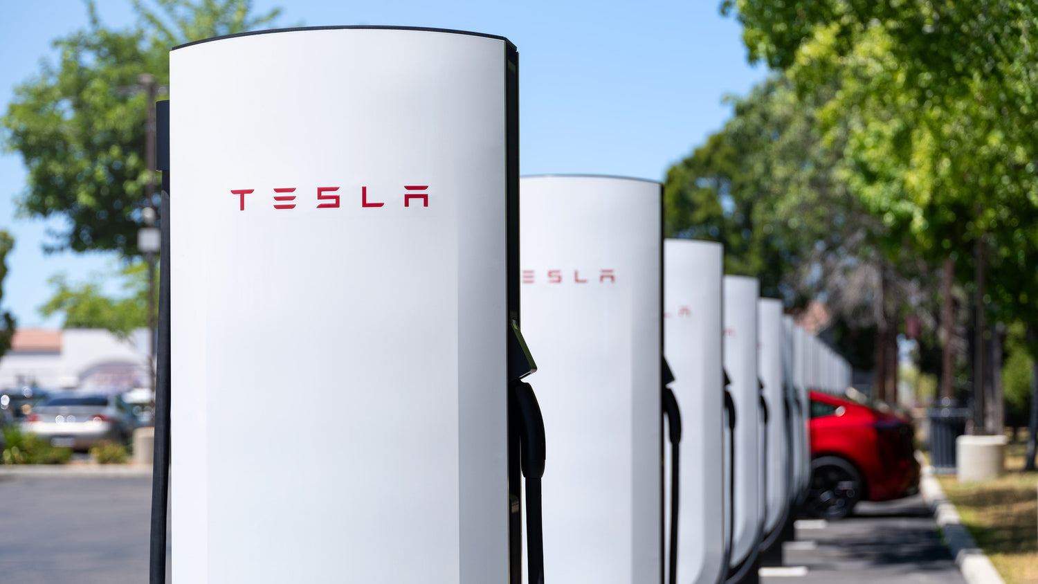 Tesla erreicht 10.000 Supercharger-Stalls in Kalifornien