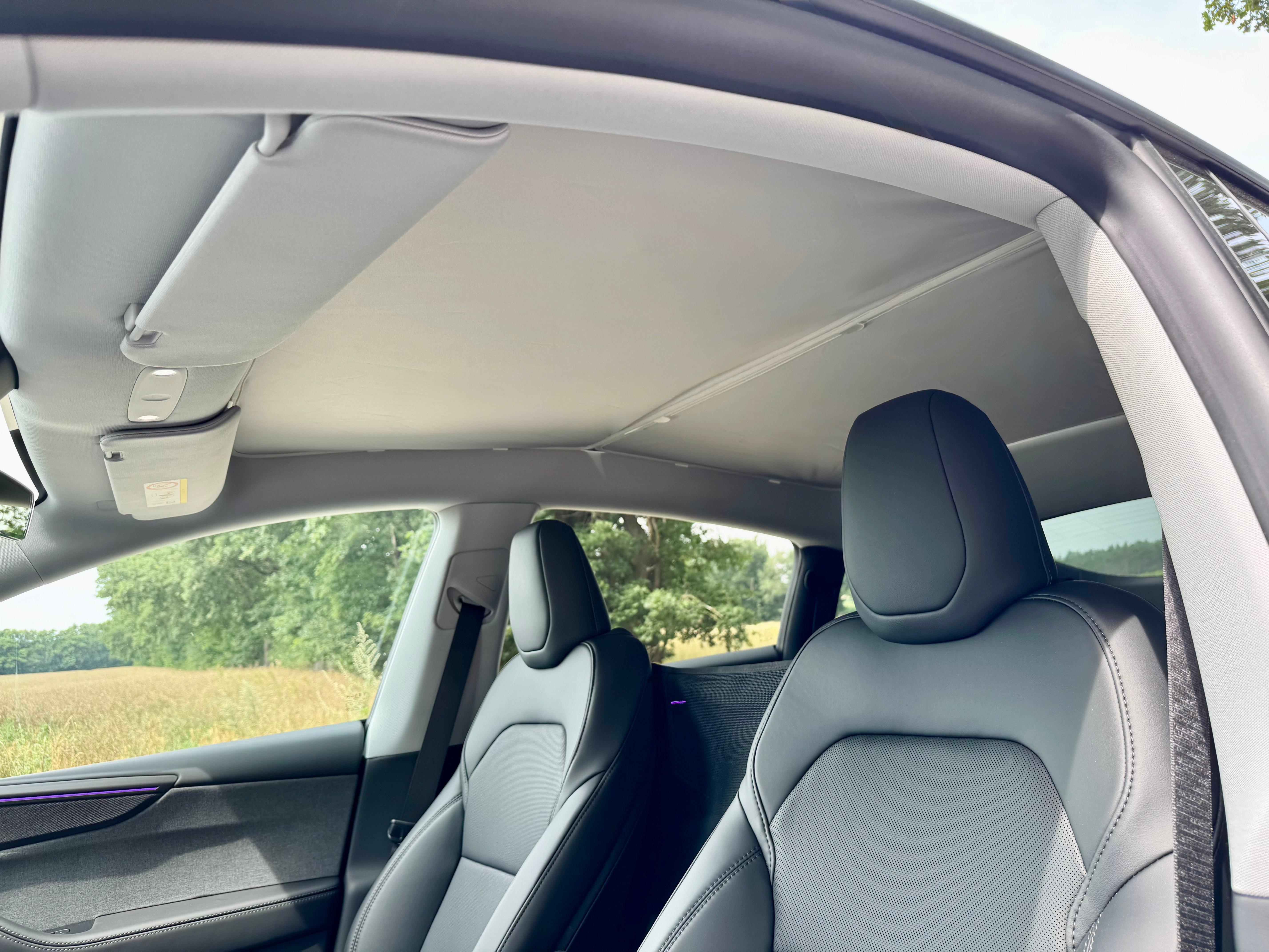 Tesla Model Y Juniper Sonnenschutz-Set mit UV-Schutz (Glasdach + Windschutzscheibe faltbar)