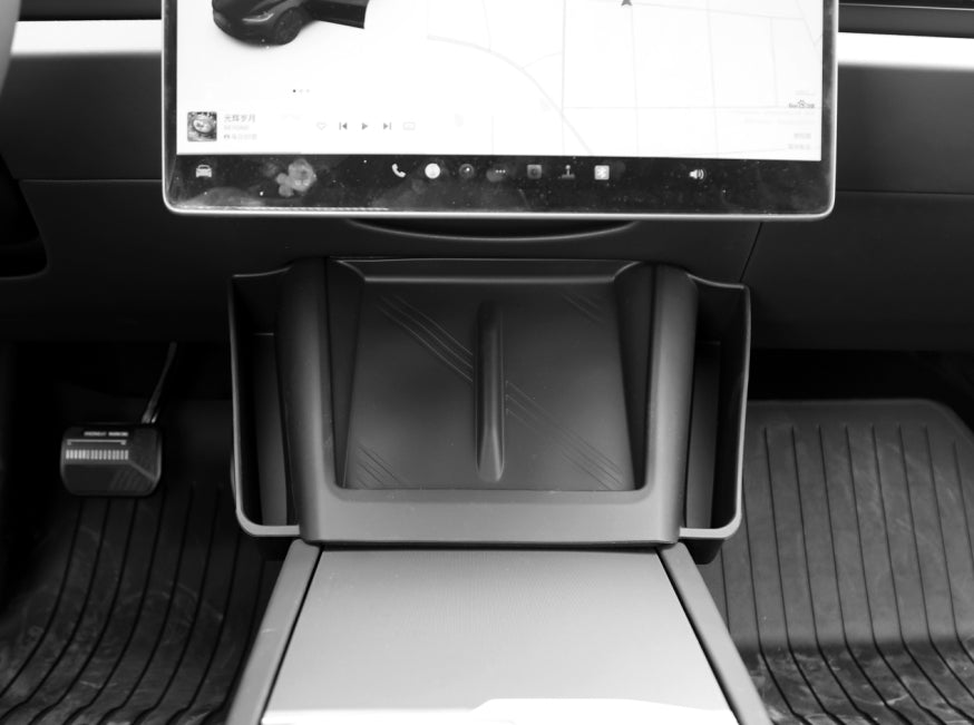 Tesla Model Y 2025 (Juniper) Ablagefach