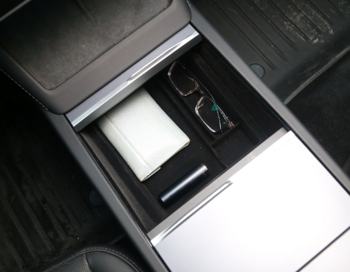 Tesla Model Y 2025 Organizer Mittelkonsole Mitte