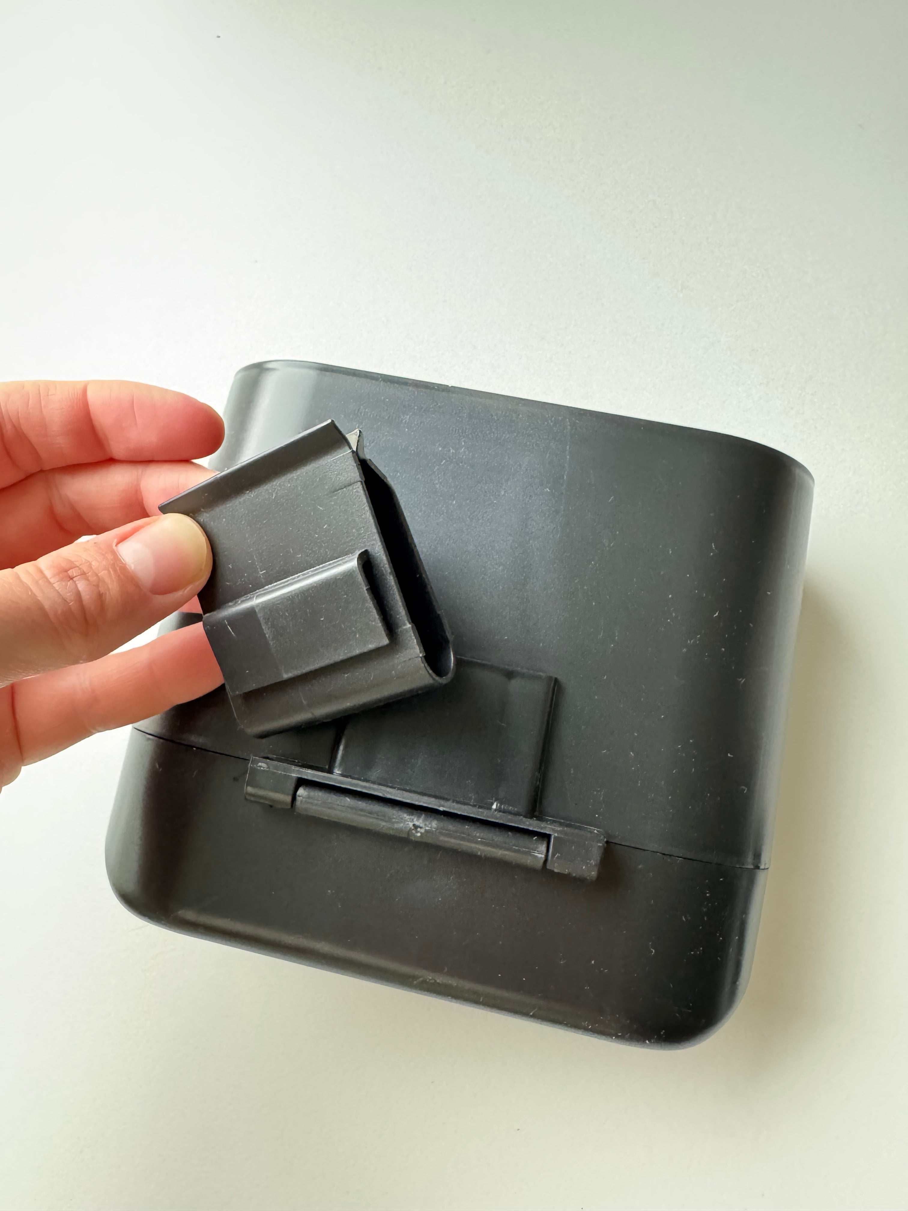 Tesla Model Y/3 Mülleimer