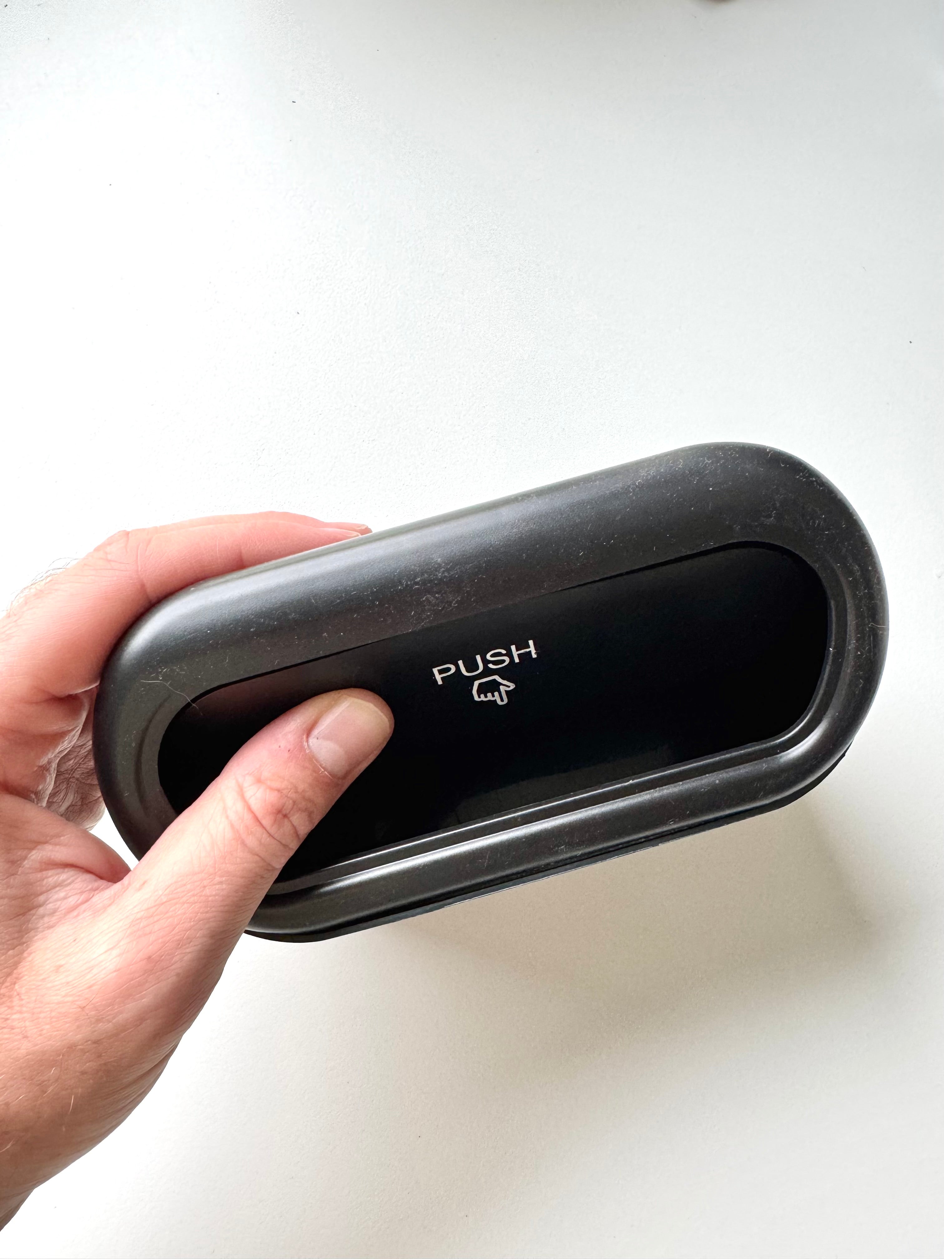 Tesla Model Y/3 Mülleimer