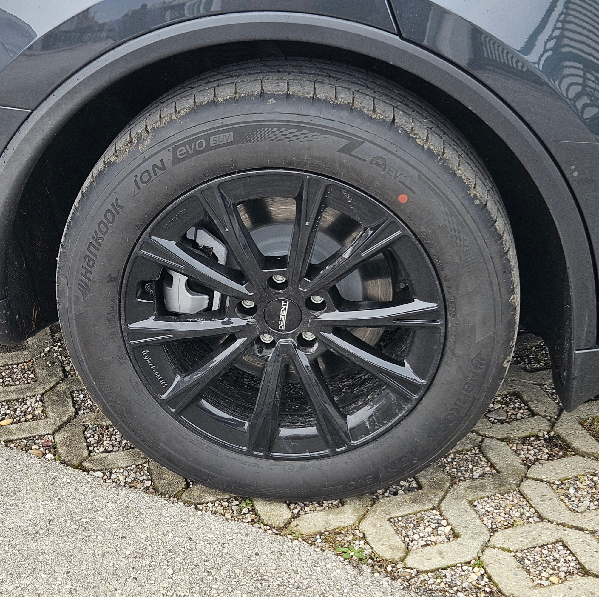 Tesla Model Y Juniper Standard 18-Zoll Komplettrad Dezent AR Black Schwarz Glanz (4 Stück)