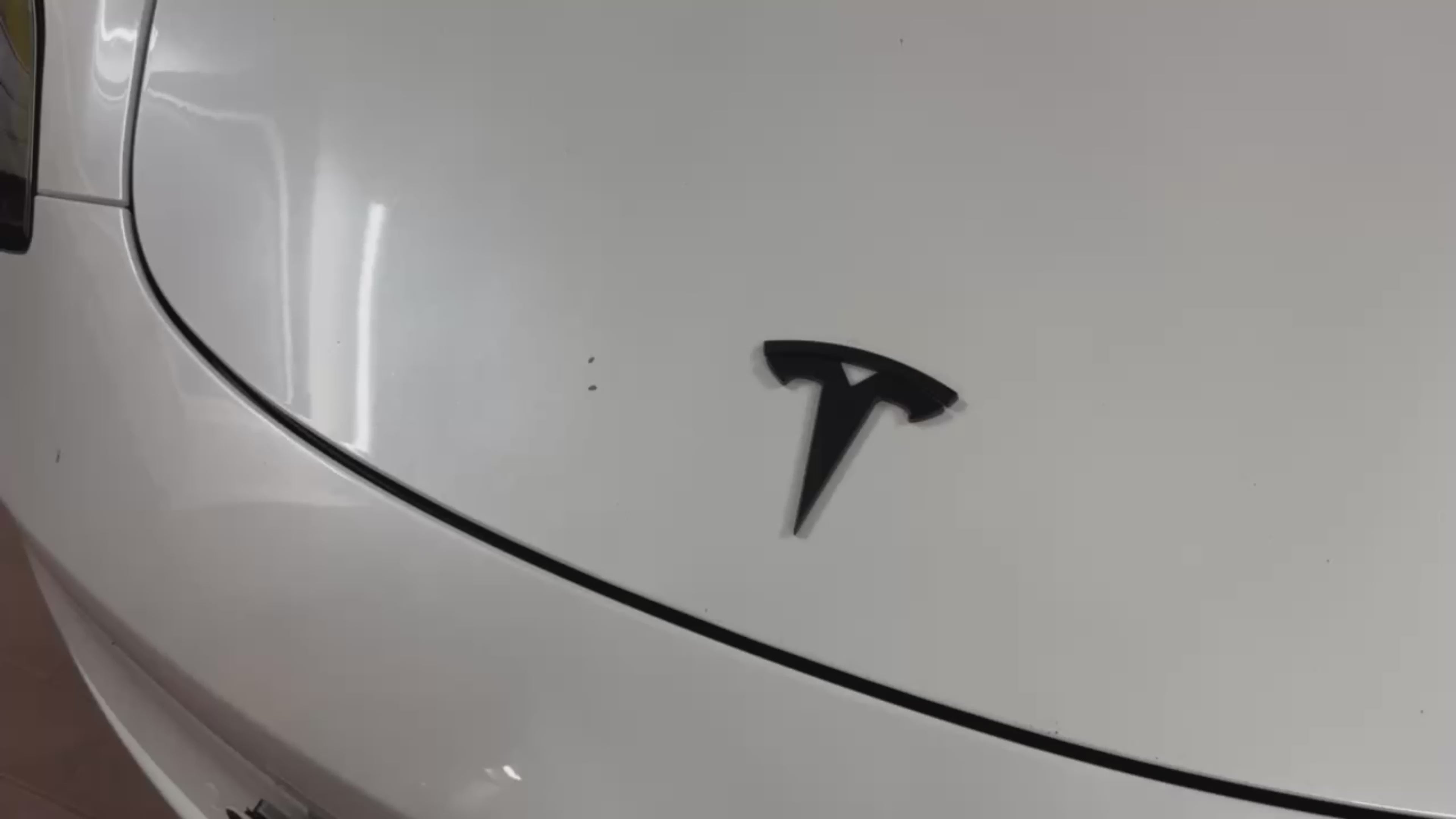 Tesla Model 3/Y Lackstift in Wagenfarbe